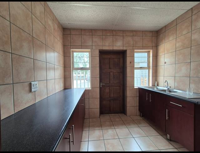 1,505M² OFFICE FOR SALE IN SASOLBURG CENTRAL